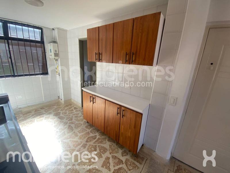 3BR Apartment in La Loma Del Indio (60 m²) - 2