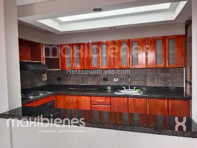 Apartamento de 4 alcobas en arriendo en Laureles, Medellín, 250 m² · foto 2 de 13