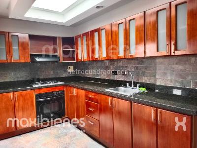 Apartamento de 4 alcobas en arriendo en Laureles, Medellín, 250 m² · foto 4 de 13