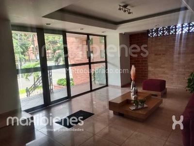 Apartamento de 4 alcobas en arriendo en Laureles, Medellín, 250 m² · foto 9 de 13