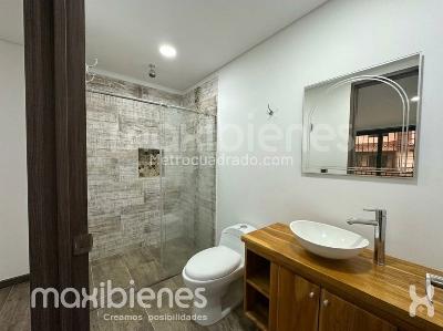 Casa de 4 alcobas en venta en Centro, Rionegro, 220 m² · foto 2 de 12