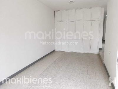 Casa de 3 alcobas en arriendo en La Floresta, Medellín, 168 m² · foto 3 de 15