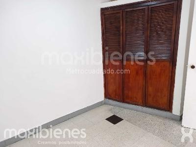 Casa de 3 alcobas en arriendo en La Floresta, Medellín, 168 m² · foto 5 de 15