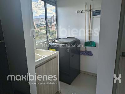 Apartamento de 3 alcobas en venta en Los Colores, Medellín, 70 m² · foto 2 de 20