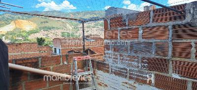 Apartamento de 2 alcobas en venta en Cabañas, Bello, 60 m² · foto 4 de 7
