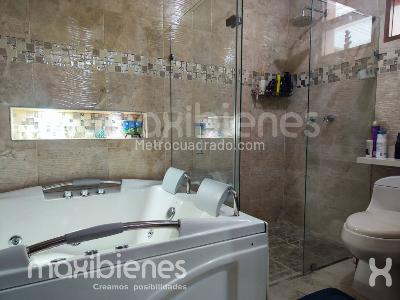 Casa de 4 alcobas en venta en El Porvenir, Rionegro, 223 m² · foto 14 de 15