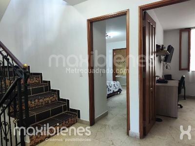 Casa de 4 alcobas en venta en El Porvenir, Rionegro, 223 m² · foto 2 de 15