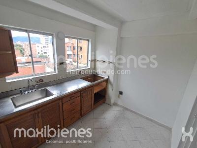 Apartamento de 3 alcobas en arriendo en Calasanz, Medellín, 82 m² · foto 2 de 20