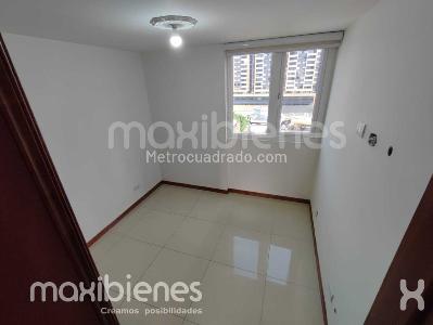 Apartamento de 3 alcobas en arriendo en Los Colores, Medellín, 98 m² · foto 11 de 12