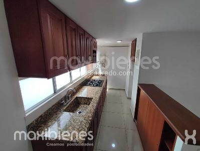 Apartamento de 3 alcobas en arriendo en Los Colores, Medellín, 98 m² · foto 3 de 12