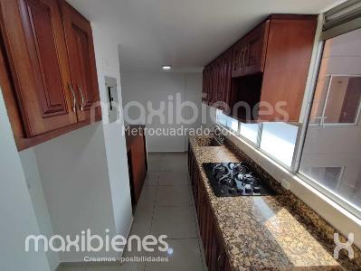 Apartamento de 3 alcobas en arriendo en Los Colores, Medellín, 98 m² · foto 6 de 12