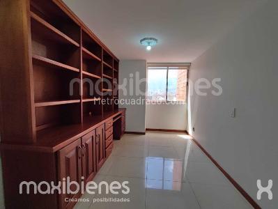 Apartamento de 3 alcobas en arriendo en Los Colores, Medellín, 98 m² · foto 9 de 12