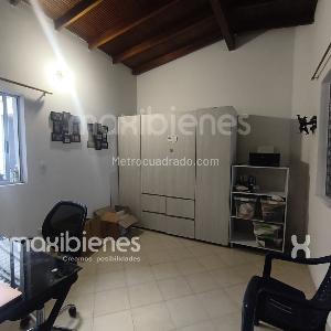 Casa de 3 alcobas en venta en Los Colores, Medellín, 193 m² · foto 7 de 17