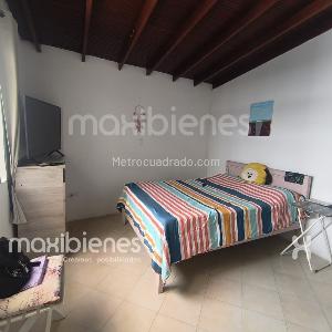 Casa de 3 alcobas en venta en Los Colores, Medellín, 193 m² · foto 9 de 17