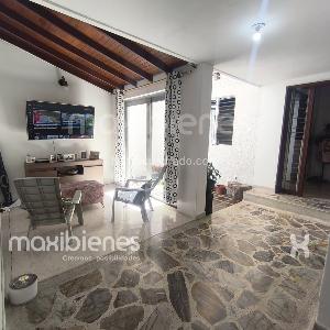 Casa de 3 alcobas en venta en Los Colores, Medellín, 193 m² · foto 10 de 17