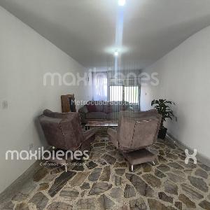 Casa de 3 alcobas en venta en Los Colores, Medellín, 193 m² · foto 12 de 17