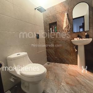 Casa de 3 alcobas en venta en Los Colores, Medellín, 193 m² · foto 15 de 17