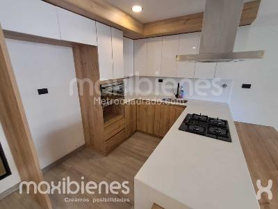 Apartamento de 3 alcobas en arriendo en Laureles, Medellín, 90 m² · foto 3 de 16