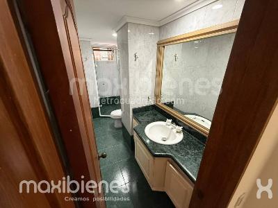 Apartamento de 3 alcobas en arriendo en El Poblado, Medellín, 188 m² · foto 14 de 16
