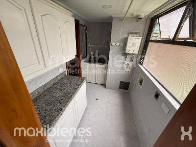 Apartamento de 3 alcobas en arriendo en El Poblado, Medellín, 188 m² · foto 2 de 16