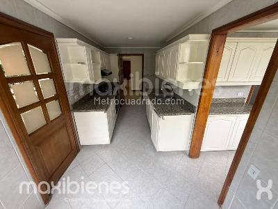 Apartamento de 3 alcobas en arriendo en El Poblado, Medellín, 188 m² · foto 3 de 16
