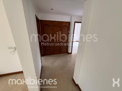 Apartamento de 3 alcobas en arriendo en El Poblado, Medellín, 188 m² · foto 8 de 16