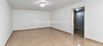 Casa de 5 alcobas en arriendo en El Nogal, Medellín, 350 m² · foto 2 de 11