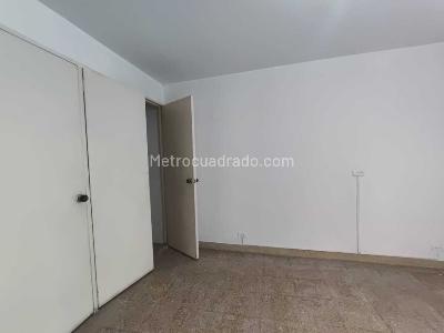 Casa de 5 alcobas en arriendo en El Nogal, Medellín, 350 m² · foto 4 de 11