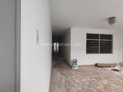 Casa de 5 alcobas en arriendo en El Nogal, Medellín, 350 m² · foto 8 de 11