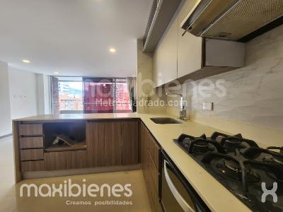 Apartamento de 3 alcobas en arriendo en El Poblado, Medellín, 106 m² · foto 3 de 17