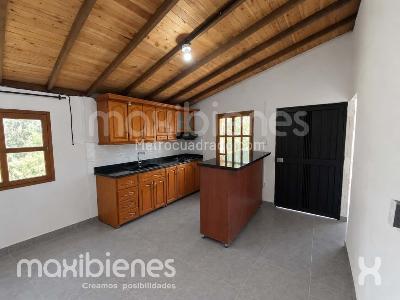 Casa de 3 alcobas en venta en Manrique Central 1, Medellín, 934 m² · foto 2 de 10