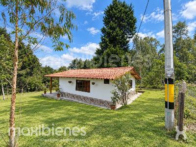 Casa de 3 alcobas en venta en Manrique Central 1, Medellín, 934 m² · foto 8 de 10