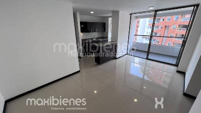 Apartamento de 3 alcobas en arriendo en Parque Principal, Sabaneta, 75 m² · foto 3 de 8