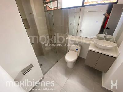 Apartamento de 3 alcobas en arriendo en Manrique Central 1, Medellín, 55 m² · foto 2 de 17