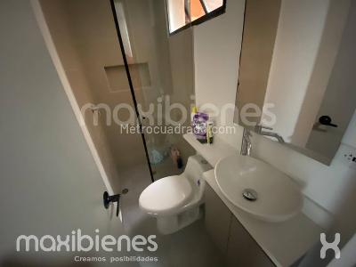 Apartamento de 3 alcobas en arriendo en Manrique Central 1, Medellín, 55 m² · foto 15 de 17