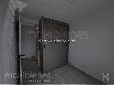 Apartamento de 3 alcobas en venta en El Guayabo, Itagüí, 55 m² · foto 13 de 20