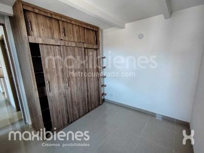 Apartamento de 3 alcobas en arriendo en Pajarito, Medellín, 43 m² · foto 5 de 12