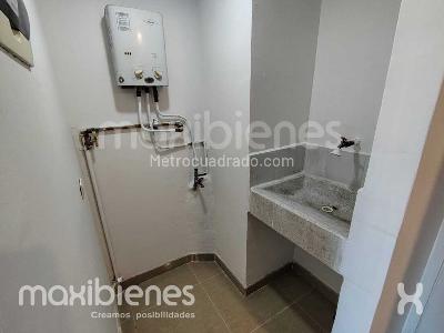 Apartamento de 3 alcobas en arriendo en Pajarito, Medellín, 43 m² · foto 12 de 12