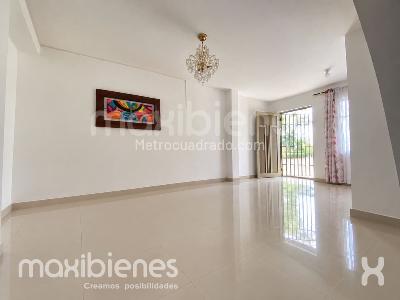 Apartamento en venta en La Milagrosa, Medellín · foto 2 de 8