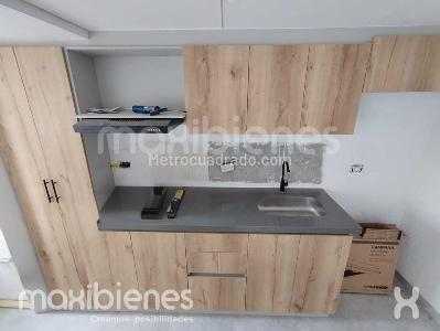 Apartamento de 2 alcobas en arriendo en La Pola, Medellín, 50 m² · foto 2 de 11