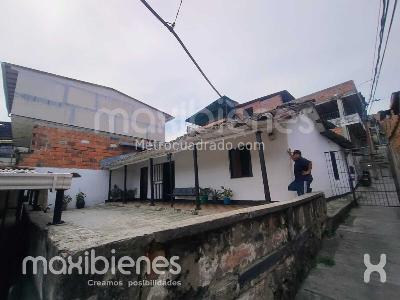 Apartamento de 3 alcobas en venta en San Cristobal, Medellín, 258 m² · foto 2 de 9