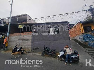 Apartamento de 3 alcobas en venta en San Cristobal, Medellín, 258 m² · foto 5 de 9