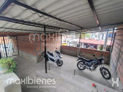 Apartamento de 3 alcobas en venta en San Cristobal, Medellín, 258 m² · foto 7 de 9