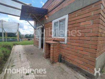 Apartamento de 2 alcobas en arriendo en Santa Elena, Medellín, 65 m² · foto 12 de 13