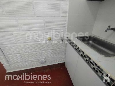 Apartamento de 2 alcobas en arriendo en Santa Elena, Medellín, 65 m² · foto 3 de 13