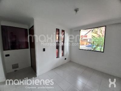 Casa de 5 alcobas en arriendo en Belen La Mota, Medellín, 215 m² · foto 12 de 15