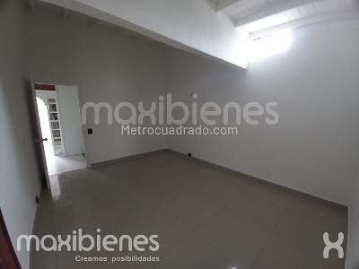 Casa de 5 alcobas en arriendo en Belen La Mota, Medellín, 215 m² · foto 5 de 15