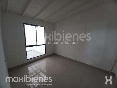 Casa de 5 alcobas en arriendo en Belen La Mota, Medellín, 215 m² · foto 6 de 15