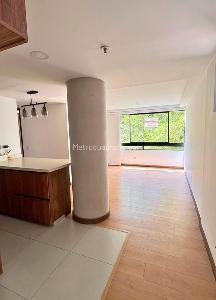 Apartamento de 2 alcobas en arriendo en Loma Del Indio, Medellín, 55 m² · foto 2 de 8