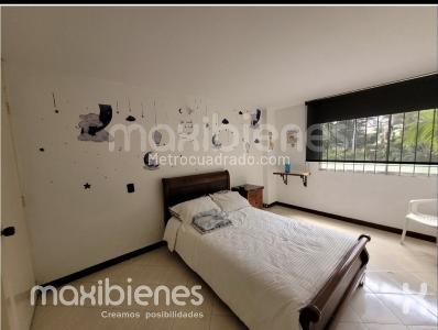 Apartamento de 3 alcobas en venta en El Poblado, Medellín, 142 m² · foto 4 de 7